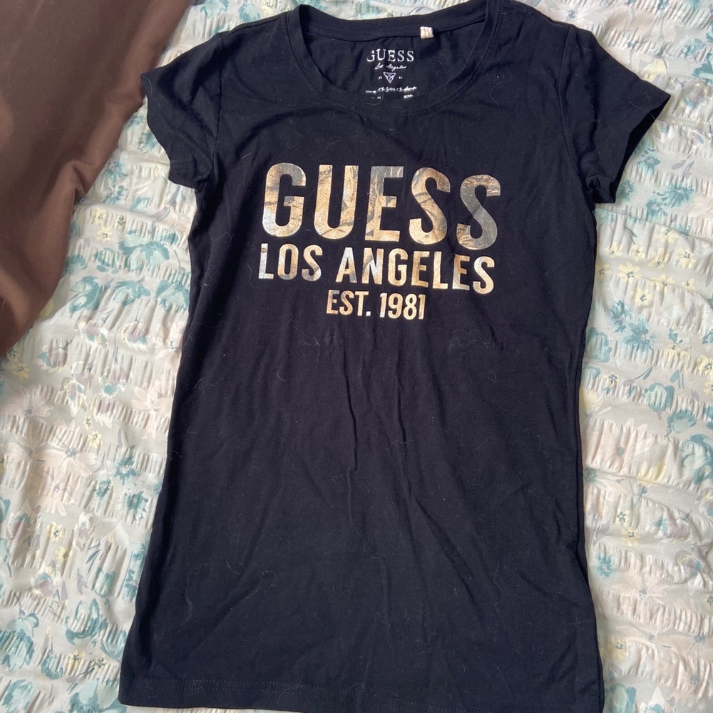 GUESS T-SHIRT